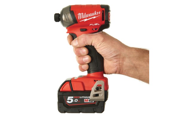 Винтоверт аккумуляторный гідравлічний 1/4'' HEX MILWAUKEE, M18 FUEL FQID-502X, 50Нм (+ заряд. устройство, 2 аккум.Х 5Ач, кейс)