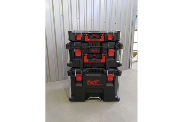 Візок на коліщатах з ящиками для інструментів MILWAUKEE PACKOUT 4932499041