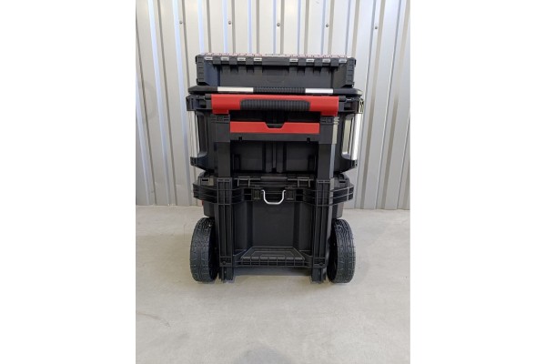Візок на коліщатах з ящиками для інструментів MILWAUKEE PACKOUT 4932499041