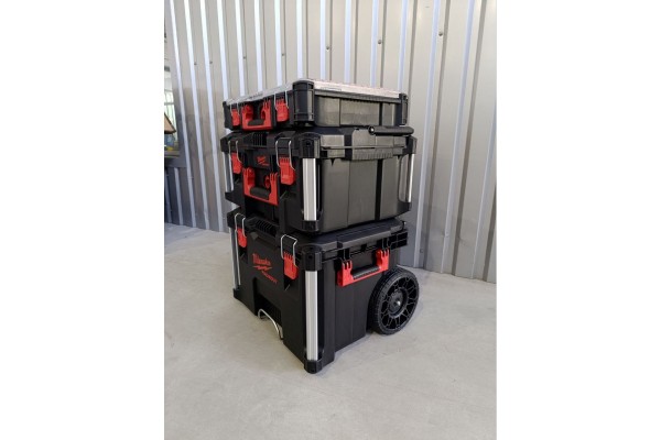Візок на коліщатах з ящиками для інструментів MILWAUKEE PACKOUT 4932499041