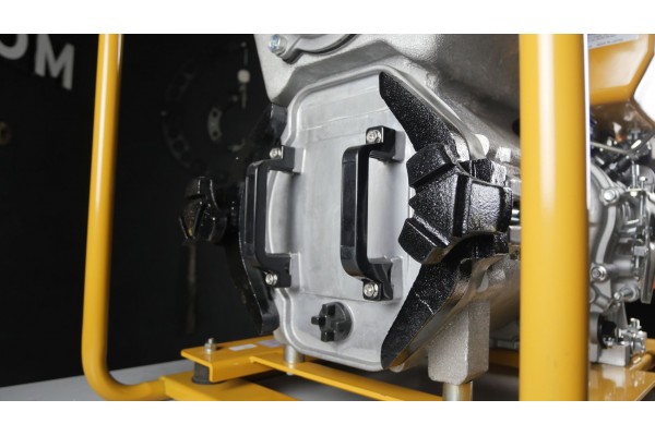 Дизельна мотопомпа для брудної води Daishin PTD405TS