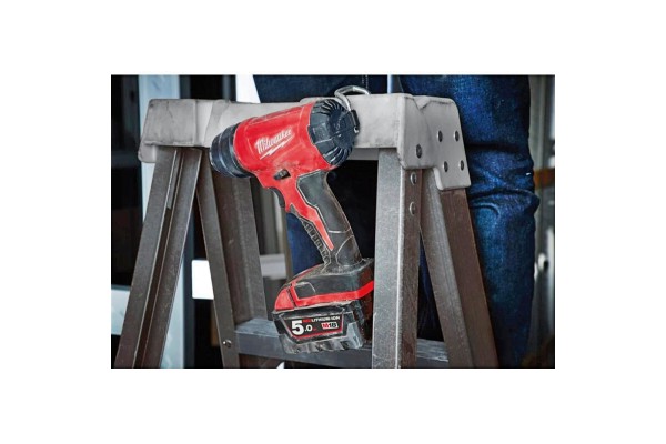 Термоповітродувка   акумуляторна MILWAUKEE, M18 BHG-502C (+ заряд.пристрій, 2 акум.Х 5Аг, кейс)