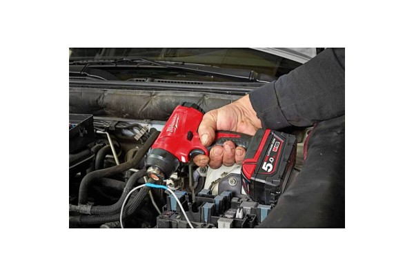 Термоповітродувка   акумуляторна MILWAUKEE, M18 BHG-502C (+ заряд.пристрій, 2 акум.Х 5Аг, кейс)